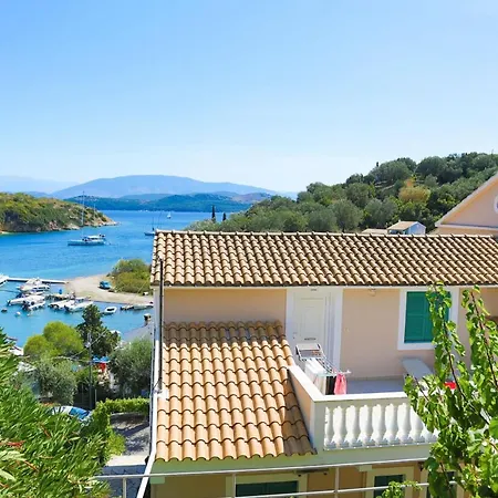 Anna Agios Stephanos Appartement