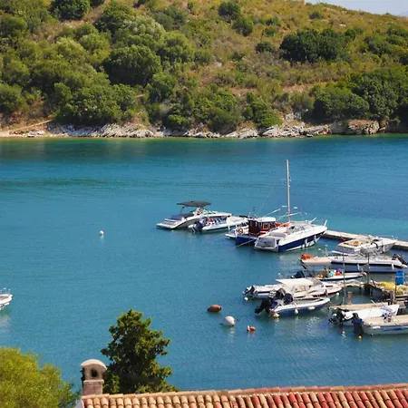 Apartment Anna Agios Stephanos