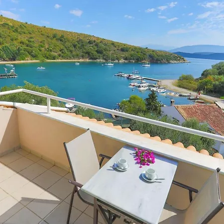Apartment Anna Agios Stephanos