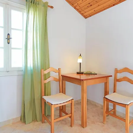 Anna Agios Stephanos