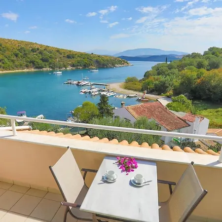 Anna Agios Stephanos Apartment