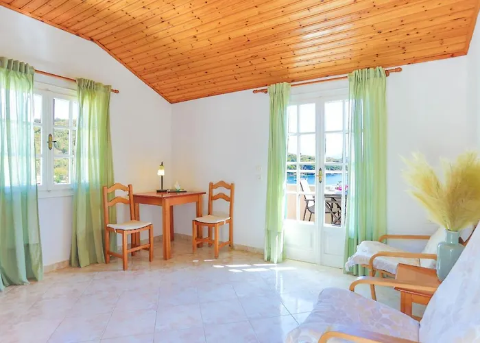 Anna Agios Stephanos Apartamento *